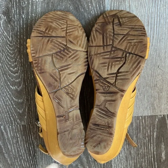 Miz Mooz Cassie leather wedge sandals - Picture 8 of 17